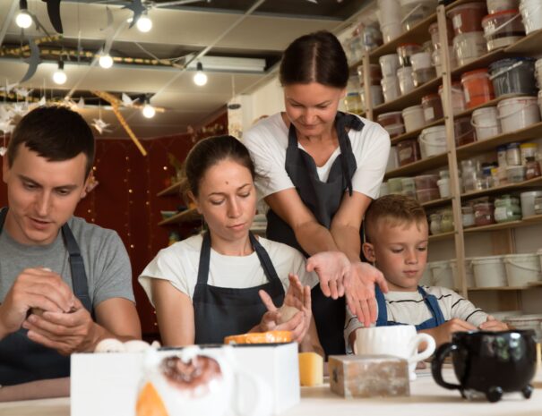 parents-and-kid-learning-in-pottery-school-togethe-2023-11-27-04-52-59-utc (1)